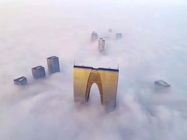 在霧霾天，讓索樂圖光導(dǎo)照明系統(tǒng)為人們的健康“保駕護(hù)航”