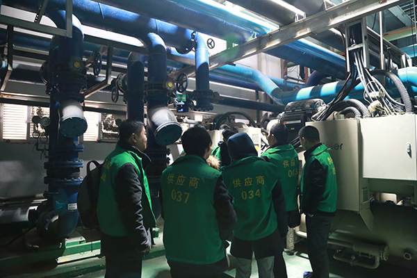 心日源運用磁懸浮機子對中央空調(diào)進行節(jié)能改造圖
